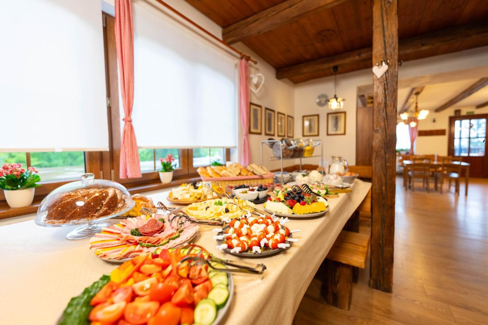 Wellness Hotel Chata Jana Lopenik Bagian luar foto